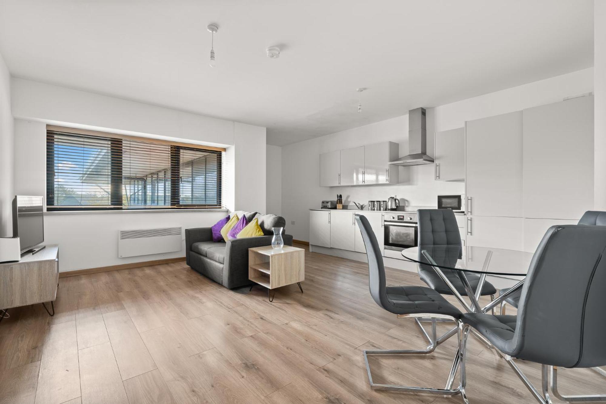 Comfortable Modern Apartment In Swindon, Free Parking Sleeps Up To 5 Eksteriør billede