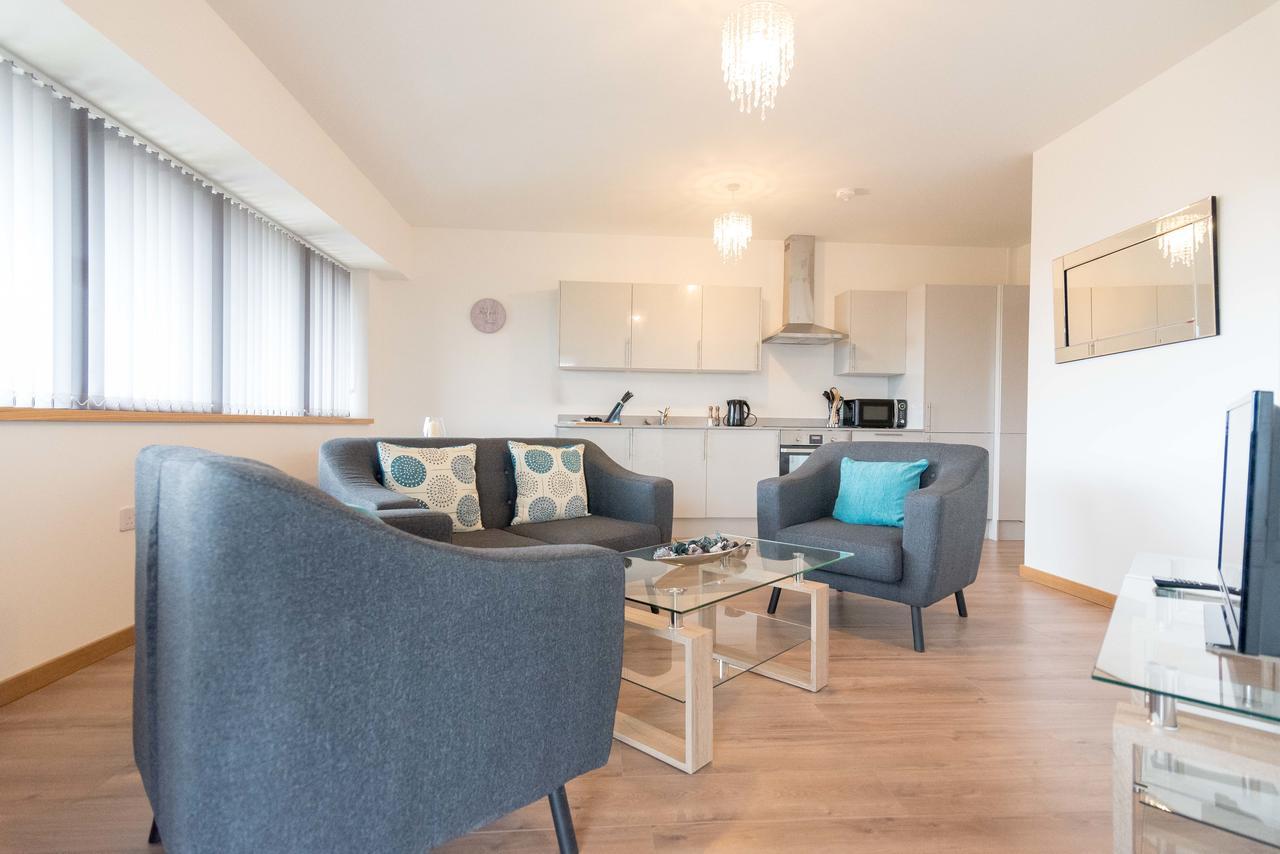 Comfortable Modern Apartment In Swindon, Free Parking Sleeps Up To 5 Eksteriør billede