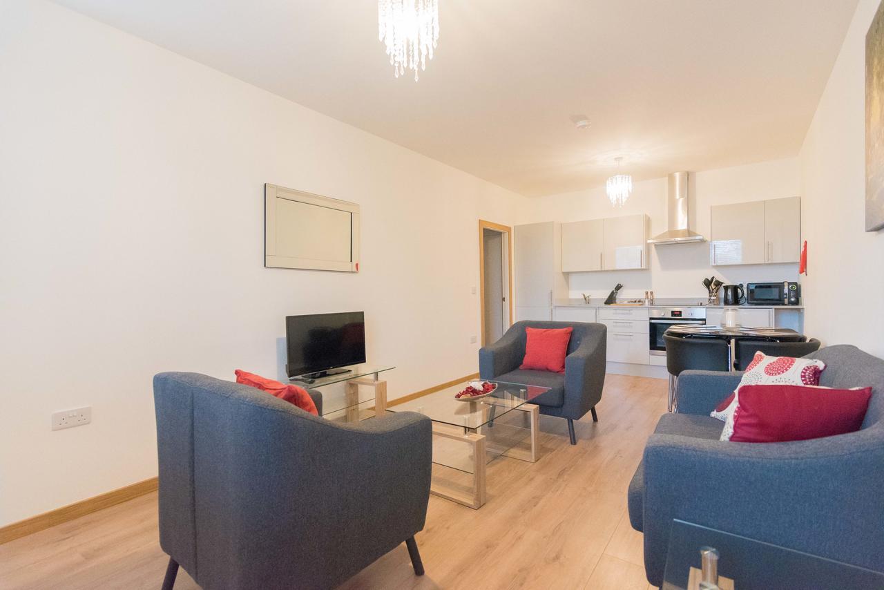 Comfortable Modern Apartment In Swindon, Free Parking Sleeps Up To 5 Eksteriør billede