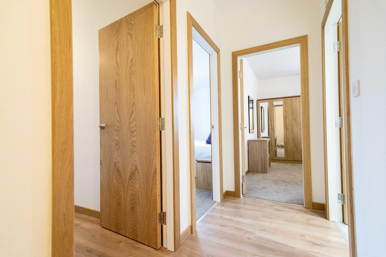 Comfortable Modern Apartment In Swindon, Free Parking Sleeps Up To 5 Eksteriør billede