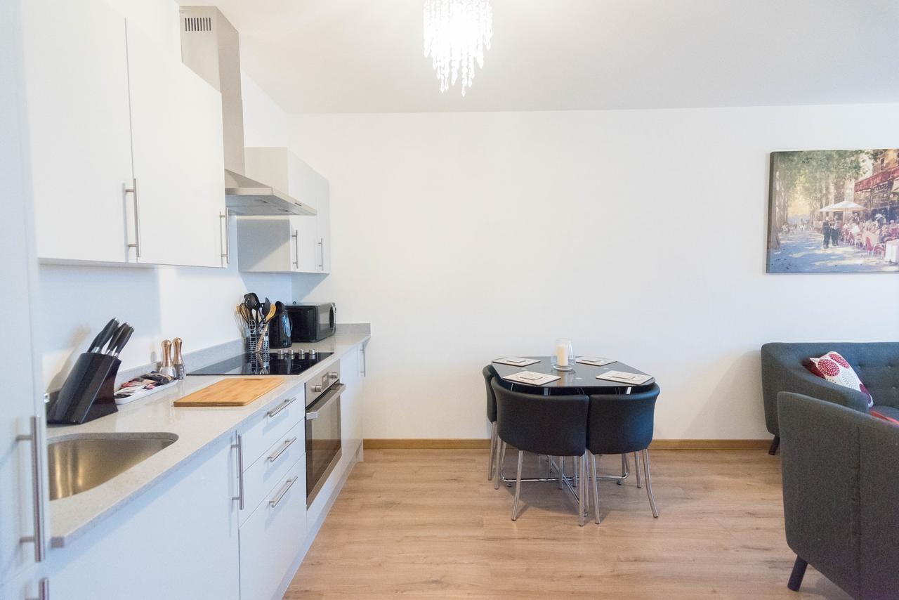 Comfortable Modern Apartment In Swindon, Free Parking Sleeps Up To 5 Eksteriør billede